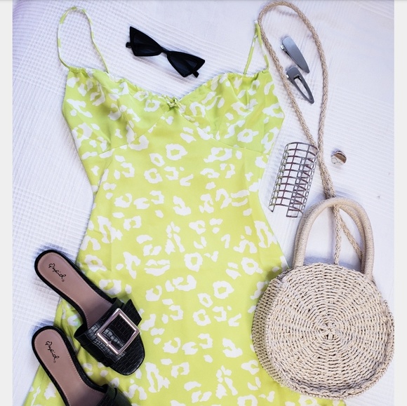 🆕️//The Ziggy// Neon green dress - Picture 6 of 7